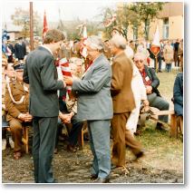 (13/15): Rok 1991 - uroczystość nadania szkole imienia Armii Krajowej