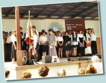 (7/8): Rok 1995 - uroczystość pożegnania absolwentów szkoły