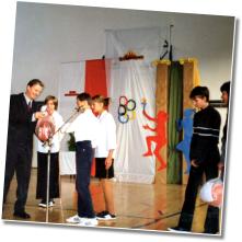 (3/7): Rok 2001 - otwarcie sali gimnastycznej