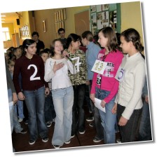 (114/145): Rok 2004 - szkolny apel