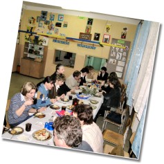 (145/145): Rok 2004 - jasełka i wigilia w szkole